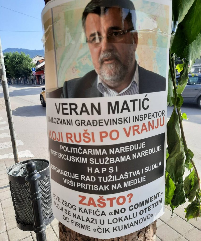 Grad Izlepljen Plakatima Na Kojima Je Veran Mati Vranjski Online