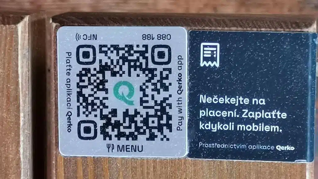 QR kod zamenjuje konobara
